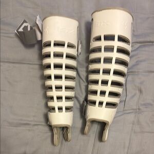 New Never Used STX Valor Lacrosse Goalie Shin Guards Large